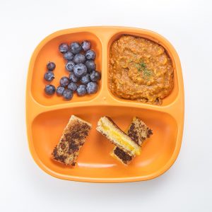 Veggie mac and cheese with fruit